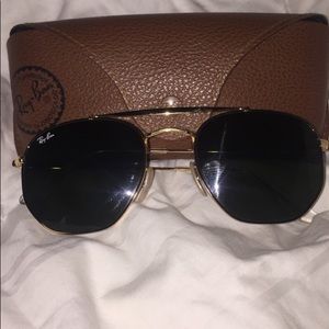 RAY BAN SUNGLASSES w case included